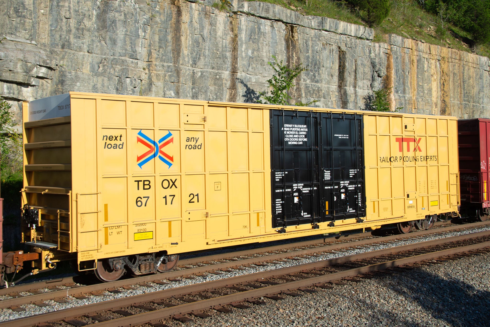 Norfolk Southern boxcar for shipping automotive parts