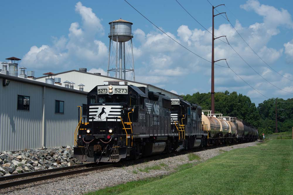 Pocahontas Division local train V24 in West Point, VA