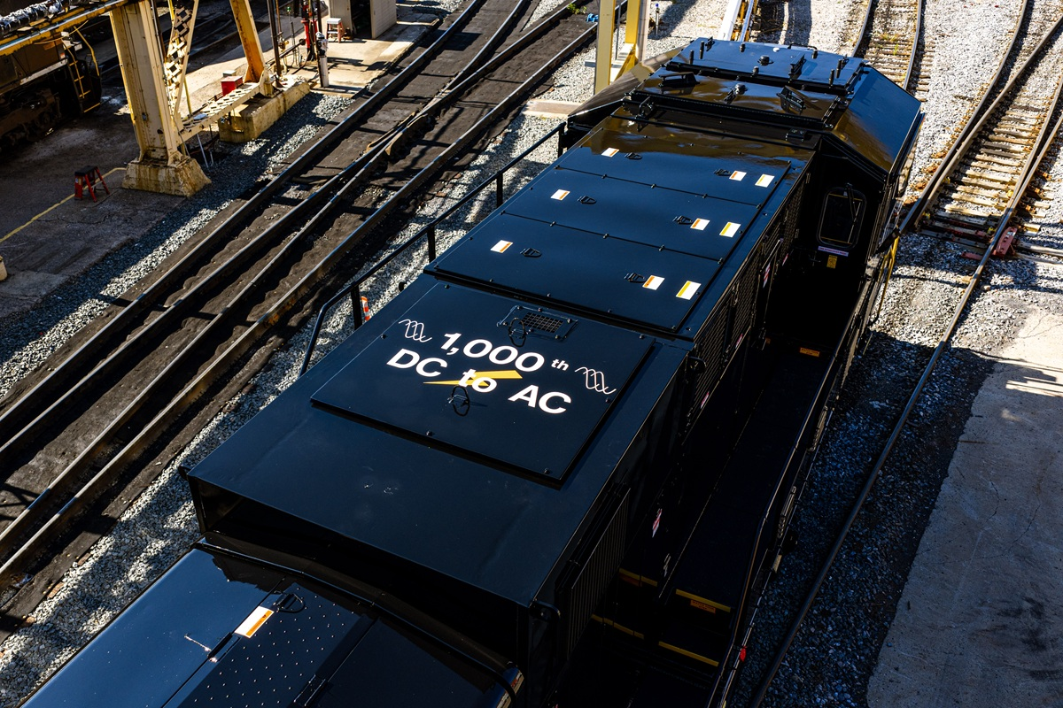 Norfolk Southern powers past 1,000th locomotive modernization