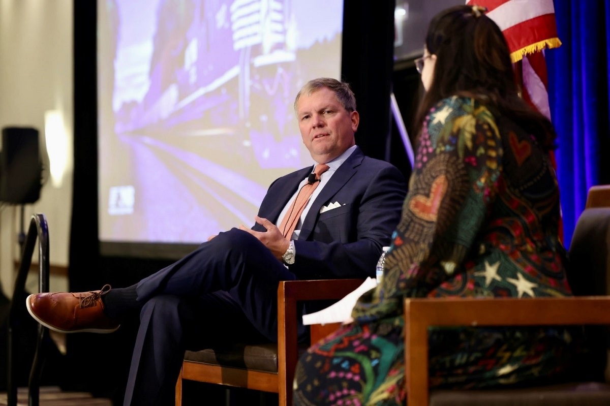 Alan Shaw: “What do customers need from railroads? Two words: Reliable. Service.” 