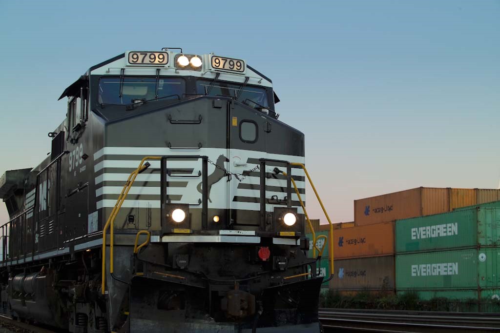 Evergreen names Norfolk Southern “Railroad of the Year” for outstanding, reliable intermodal service