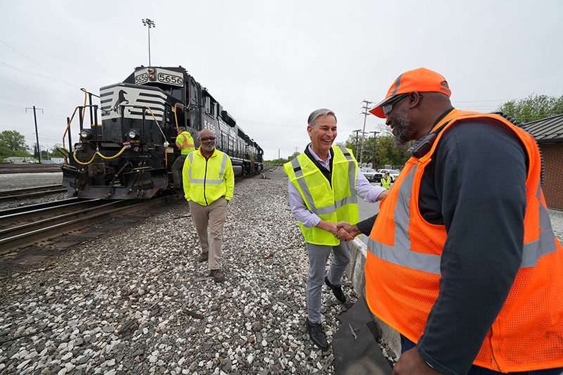National Association of Manufacturers commends Norfolk Southern's role in supply chain continuity amid Baltimore disruptions 