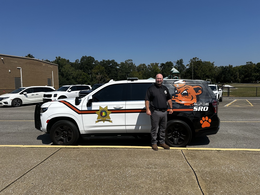 Matt-infront-of-Alxendria-RSO-car-1000px