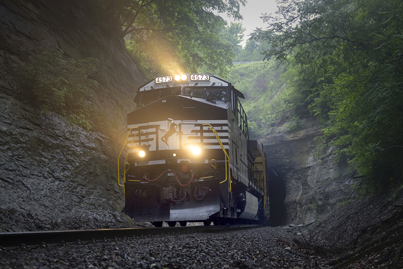 113A-Steven-Ludwick-167-at-Duncan-Tunnel-RT-800pix